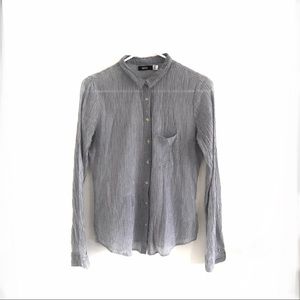 Women’s BDG button down top.